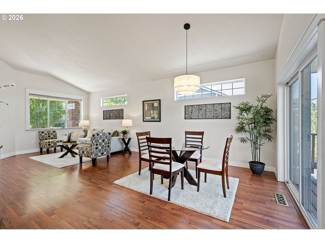 3466 AMBLESIDE Dr, Springfield, OR 97477