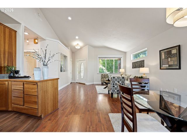 3466 AMBLESIDE Dr, Springfield, OR 97477