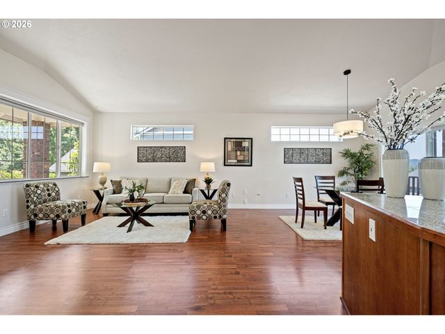 3466 AMBLESIDE Dr, Springfield, OR 97477