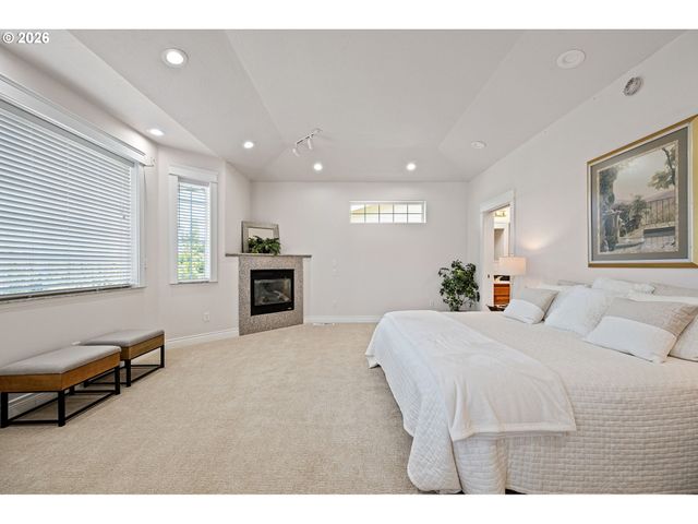 3466 AMBLESIDE Dr, Springfield, OR 97477