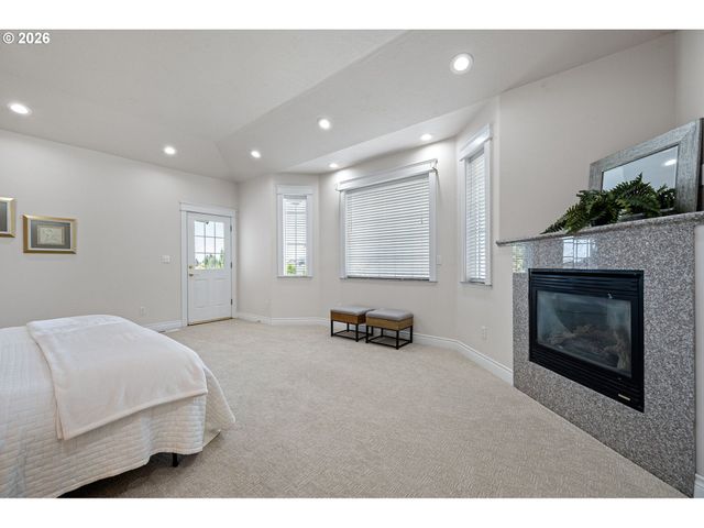 3466 AMBLESIDE Dr, Springfield, OR 97477