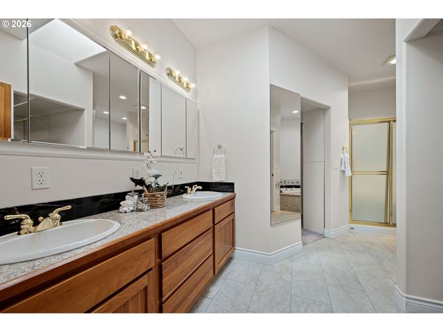 3466 AMBLESIDE Dr, Springfield, OR 97477