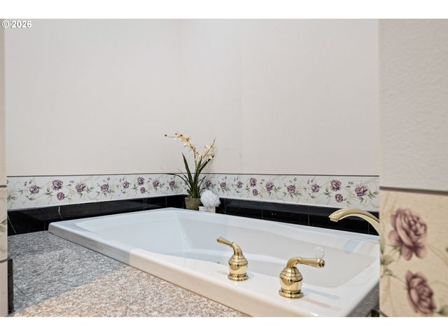3466 AMBLESIDE Dr, Springfield, OR 97477