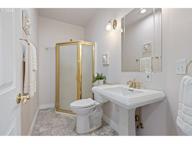 3466 AMBLESIDE Dr, Springfield, OR 97477