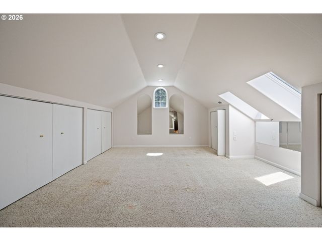 3466 AMBLESIDE Dr, Springfield, OR 97477