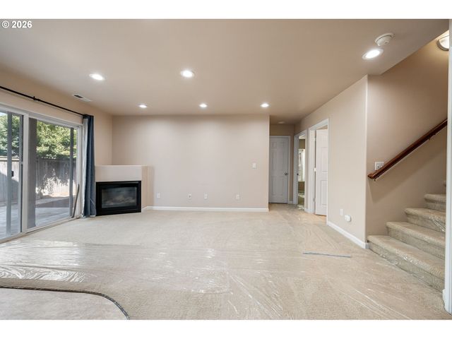 3466 AMBLESIDE Dr, Springfield, OR 97477