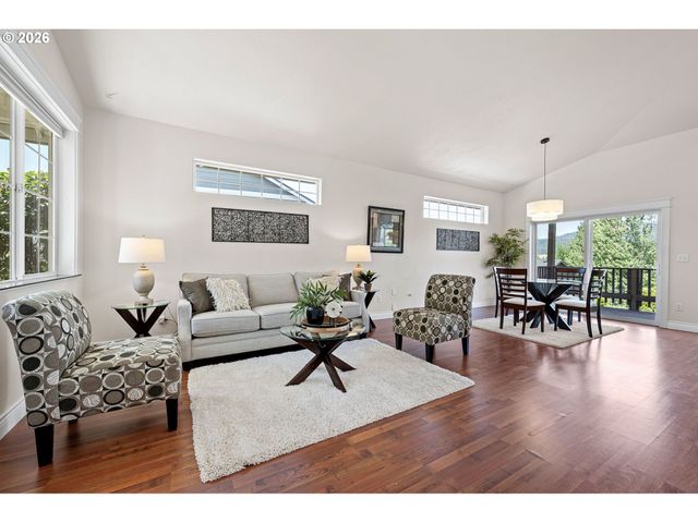 3466 AMBLESIDE Dr, Springfield, OR 97477