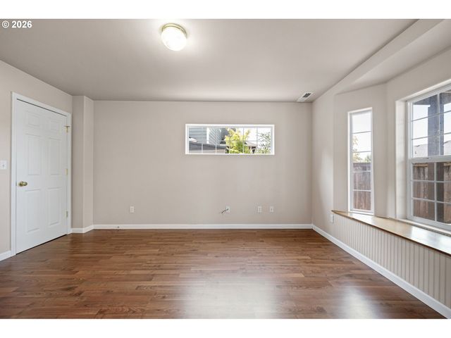 3466 AMBLESIDE Dr, Springfield, OR 97477