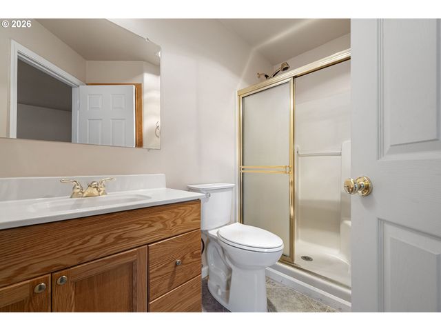 3466 AMBLESIDE Dr, Springfield, OR 97477