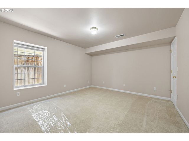 3466 AMBLESIDE Dr, Springfield, OR 97477