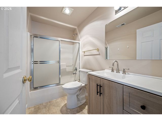 3466 AMBLESIDE Dr, Springfield, OR 97477