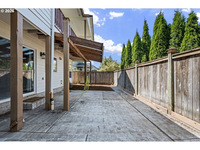 3466 AMBLESIDE Dr, Springfield, OR 97477