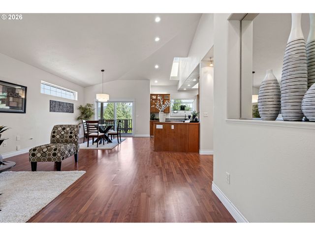 3466 AMBLESIDE Dr, Springfield, OR 97477