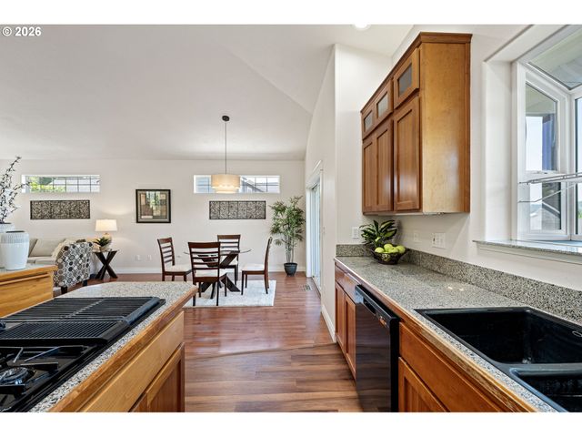 3466 AMBLESIDE Dr, Springfield, OR 97477