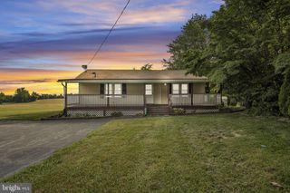 622 W PINE ST, Mount Holly Springs, PA 17065