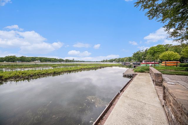 329 Pamela Circle, Brooklyn, MI 49230