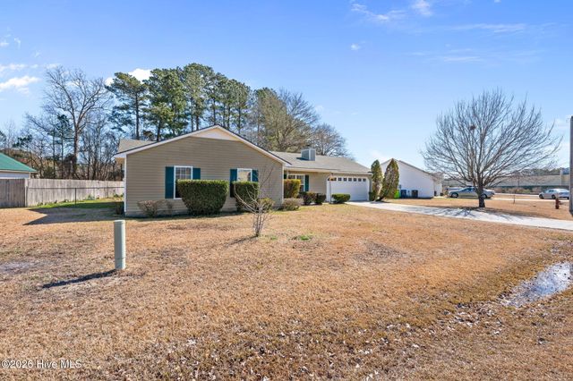 209 Devonshire Drive, Havelock, NC 28532