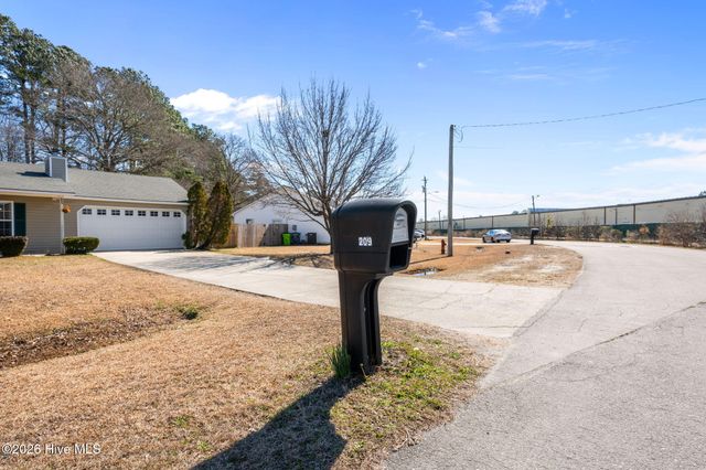 209 Devonshire Drive, Havelock, NC 28532