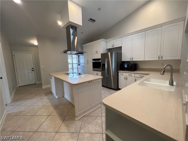 108 Tanglewood CT 131-1, Naples, FL 34113