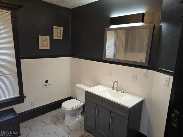 202 Meek Avenue, Byesville, OH 43723