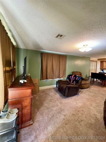 306 S 9th Street, Henryetta, OK 74437