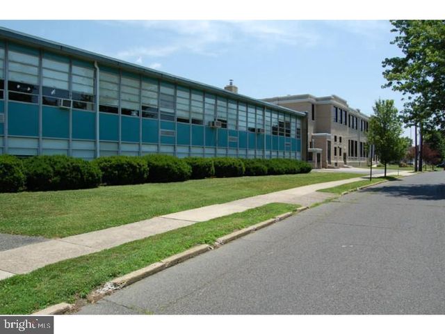 15 VIRGINIA AVE, Westmont, NJ 08108