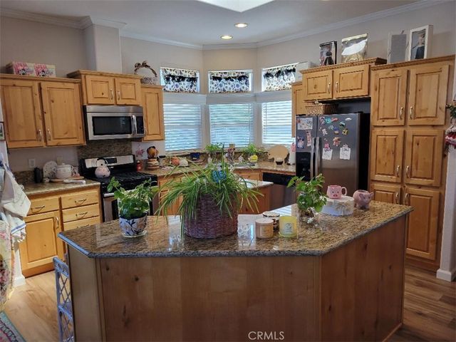 7 Dorchester, Northridge, CA 91324