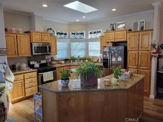 7 Dorchester, Northridge, CA 91324
