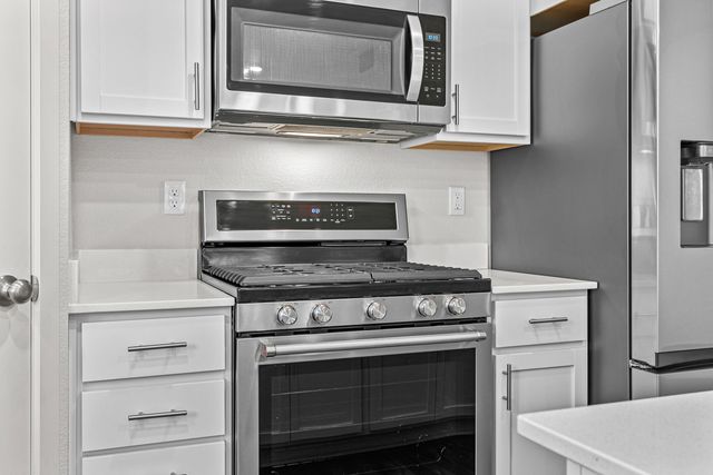 567 Black Bear Drive, Medford, OR 97501