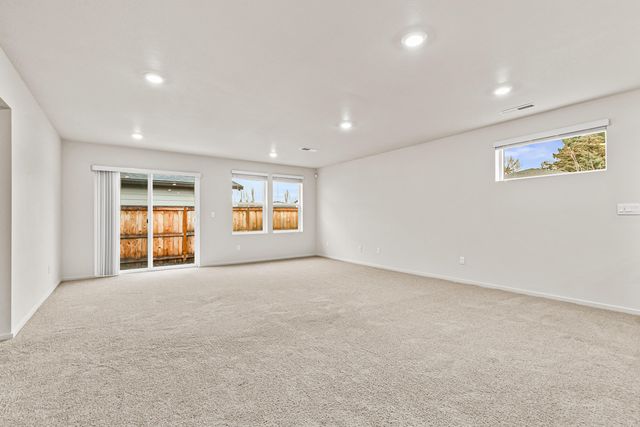 567 Black Bear Drive, Medford, OR 97501