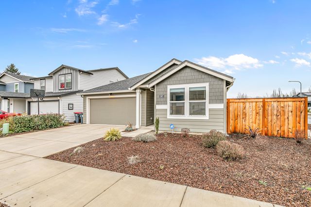 567 Black Bear Drive, Medford, OR 97501