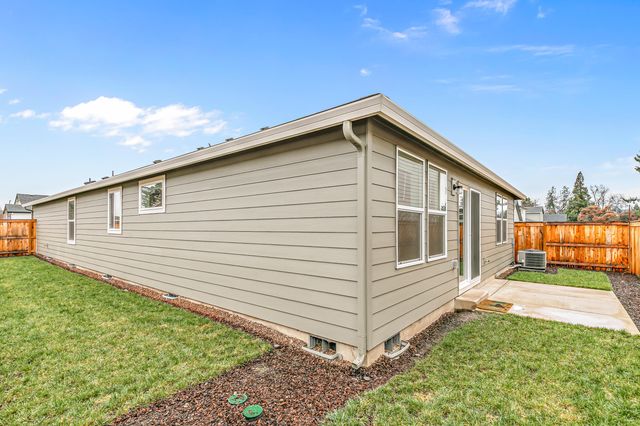 567 Black Bear Drive, Medford, OR 97501