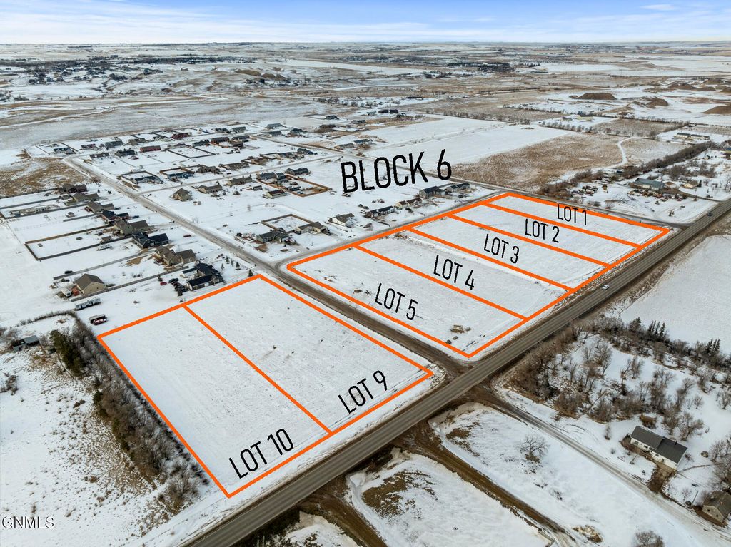 5482 Nicholas Avenue, Williston, ND 58801 photo 9