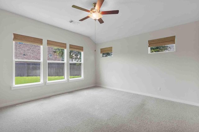 276 Washington DR, Kyle, TX 78640