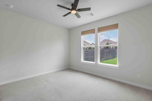 276 Washington DR, Kyle, TX 78640