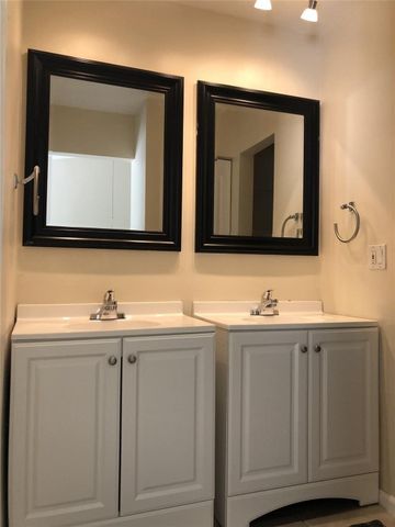 71 Laredo Lane, Boca Raton, FL 33487