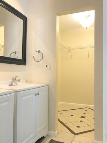 71 Laredo Lane, Boca Raton, FL 33487