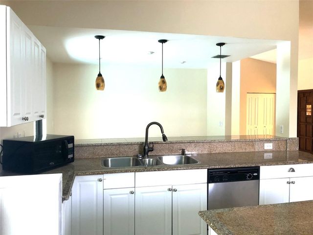 71 Laredo Lane, Boca Raton, FL 33487