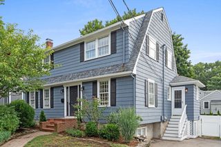 26 Hawthorn Ave, Needham, MA 02492