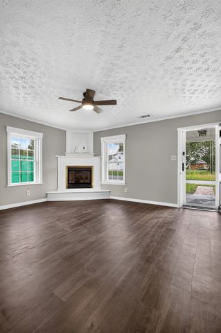 229 Adams St, Smithville, TN 37166