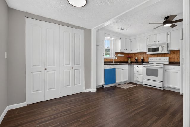 229 Adams St, Smithville, TN 37166