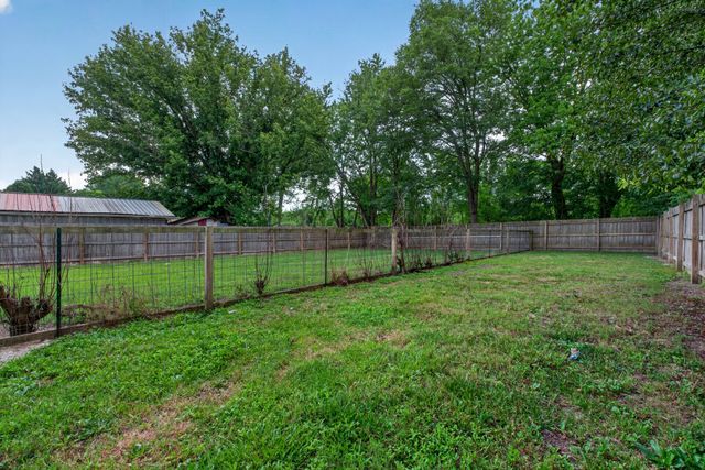 229 Adams St, Smithville, TN 37166