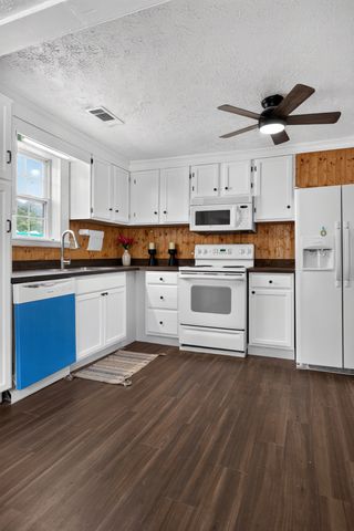 229 Adams St, Smithville, TN 37166