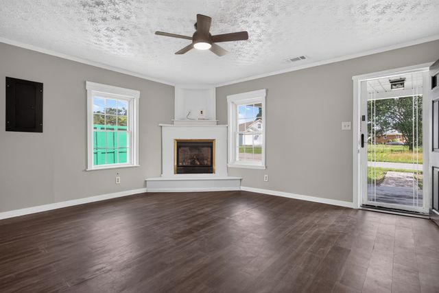 229 Adams St, Smithville, TN 37166