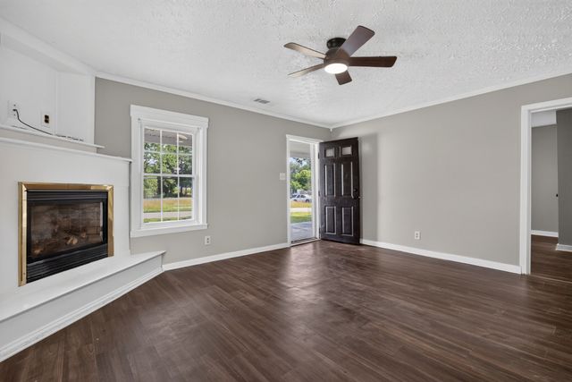 229 Adams St, Smithville, TN 37166