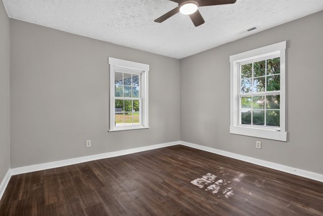 229 Adams St, Smithville, TN 37166
