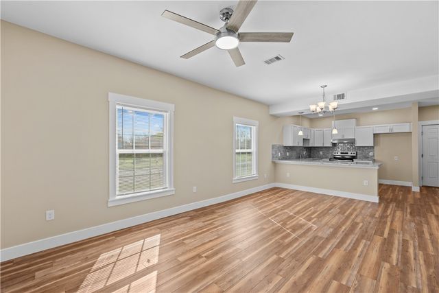 1017 12th St, Corpus Christi, TX 78404