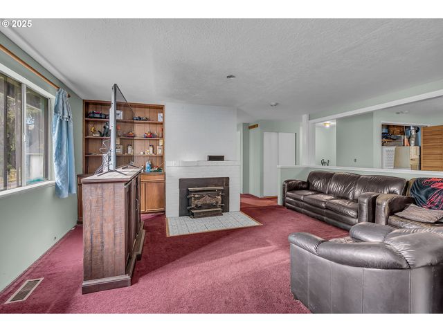 6500 Se MADRONA Dr, Milwaukie, OR 97222