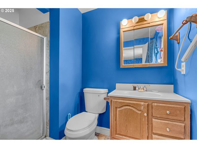 6500 Se MADRONA Dr, Milwaukie, OR 97222