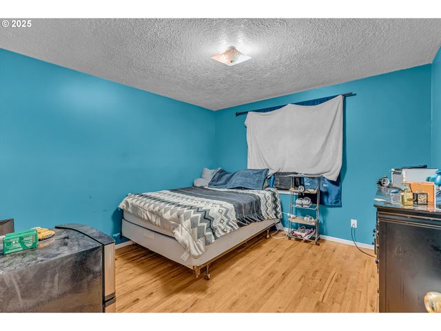 6500 Se MADRONA Dr, Milwaukie, OR 97222